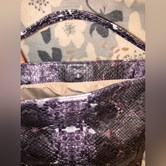 Nine West Purple Snakeskin Shoulder Bag Great Condition - Picture 7 of 8
